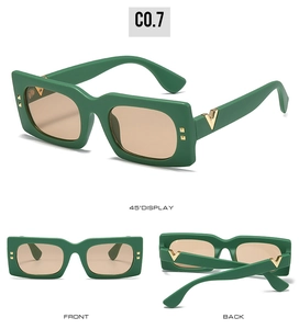 Lunettes de soleil vertes rectangulaires avec vues de face dos et côté et métal doré en V