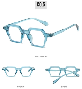 Trois vues de lunettes géométriques bleues transparentes montrant l'avant et l'arrière