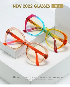 Detail der TR90 großen Cat-Eye-Brille mit Blaulichtfilter und bunten Fassungen
