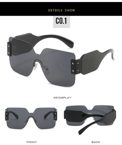 Trois vues de lunettes de soleil sans monture avec branches noires et verres gris