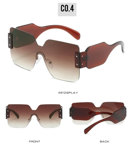 Vue en trois angles de lunettes de soleil sans monture dégradées marron avec larges branches