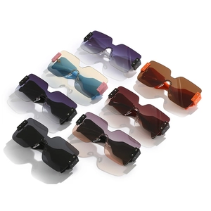 Collection de lunettes de soleil sans monture surdimensionnées aux couleurs dégradées variées