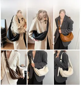 Détails des bretelles réglables avec boucles métalliques sur des sacs demi-lune