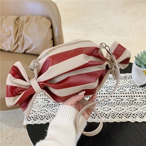 Sac bandoulière chic rayé rouge et beige en forme de bonbon avec design nœud moderne