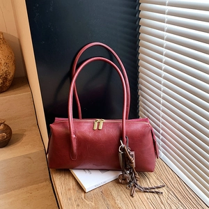 Sac Boston rétro bordeaux de grande capacité avec finitions dorées élégantes