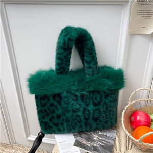 Sac à main d'hiver en peluche à motif léopard vert avec bordure en fausse fourrure chic