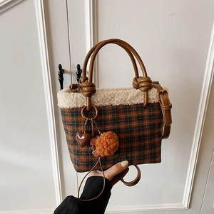 Retro plaid tote bag with faux fur trim, brown leather handles and heart pendant accessory