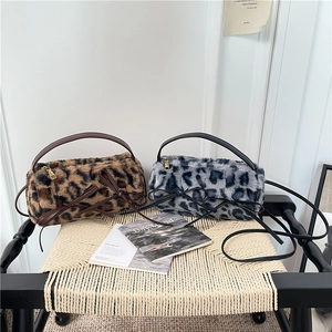 Leopard Print Plush Barrel Bag Faux Fur Handbag With PU Bows Crossbody Shoulder Bag For Women Winter Fashion