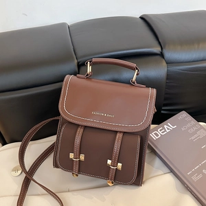 Vintage dunkelbrauner PU-Lederrucksack mit Kontrastnähten und goldenen Schnallen