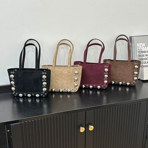 Sac Cabas Daim Femme Avec Grands Rivets Argentés Style Punk Sac Main Bandoulière Grande Capacité Streetwear Casual