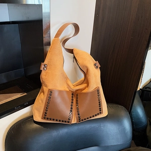Sac fourre-tout vintage en daim avec rivets et poches en cuir marron pour femmes