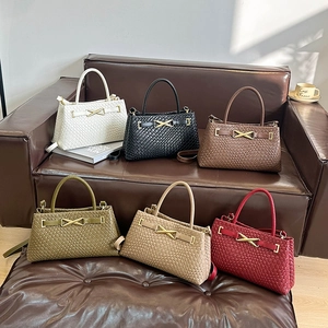 Sac À Main Vintage En Cuir PU Tressé Pour Femmes Sac À Bandoulière Élégant Avec Boucle Métallique X Style Rétro