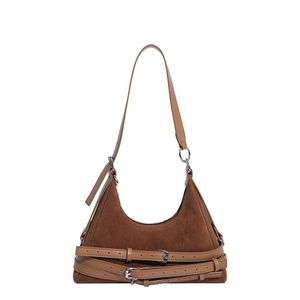 Borsa hobo minimalista francese in camoscio marrone con cinturini in pelle e fibbie in metallo