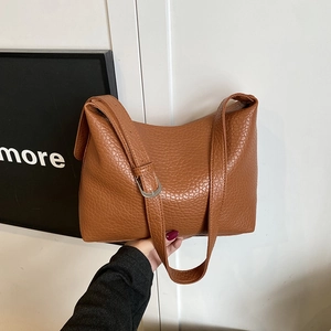Sac à épaule marron en cuir PU avec grain de litchi et bandoulière réglable pour le bureau