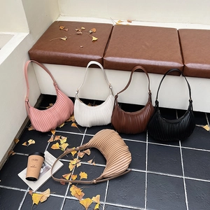Sac Hobo En Cuir PU Plissé Pour Femmes Sac À Épaule Croissant Plis Verticaux Mode Minimaliste Design De Niche Pour Quotidien
