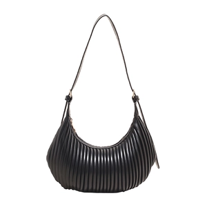Sac à bandoulière Hobo noir à rayures verticales pour femmes au design minimaliste