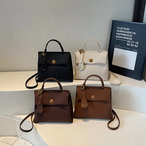 Sac À Main Vintage Pour Femme Cuir PU Sac Bandoulière Chaîne Dorée Fermoir Rotatif Mode Rétro Sac À Épaule Carré