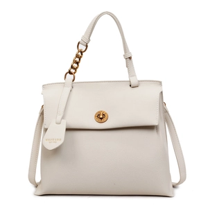 Sac bandoulière rétro blanc ivoire avec chaîne dorée et fermoir pivotant sur fond blanc