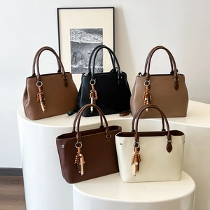 Große Tote Bag Aus PU Leder Mit Lychee Maserung Umhängetasche Mit Holzperlen Quaste Für Damen Vintage