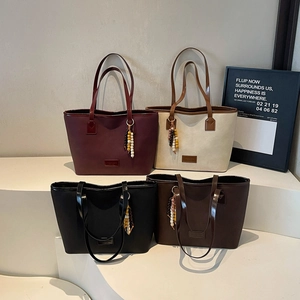 Vintage Large Capacity Tote Bag PU Leather Minimalist Fashion Commuter Shoulder Underarm Handbag With Beaded Pendant