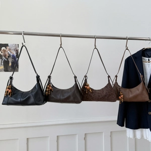 Sac Hobo Rétro Pour Femme En Cuir PU Demi-Lune Sac À Épaule Avec Charme En Perles De Bois Design De Niche Minimaliste