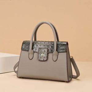 Ensemble de sacs à main léopard trois pièces avec détails en cuir gaufré crocodile vert