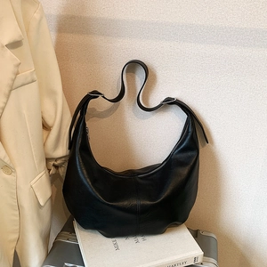 Sac hobo noir de grande capacité en similicuir pour femme avec bandoulière réglable
