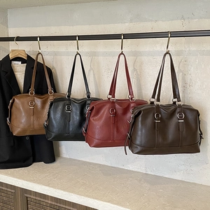 Large Capacity Handbag PU Leather Vintage Shoulder Bag For Women Commuter Travel Zippered Tote With Adjustable Strap