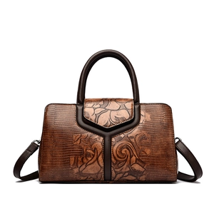 Borsa a mano marrone in pelle goffrata coccodrillo con dettaglio a Y