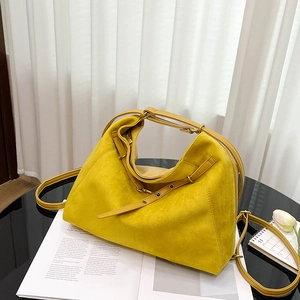 Sac à bandoulière chic jaune grande capacité en daim avec sangle réglable pour femme