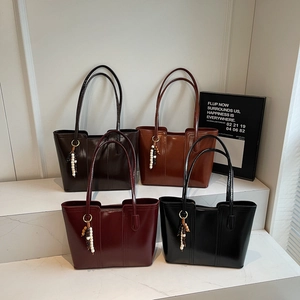 Women Retro Glossy PU Leather Tote Bag Large Capacity Underarm Shoulder Handbag With Wooden Bead Pendant Urban Simple Commuter