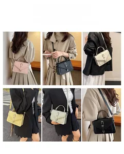 Sac à bandoulière matelassé avec poignée présenté en plusieurs styles de port