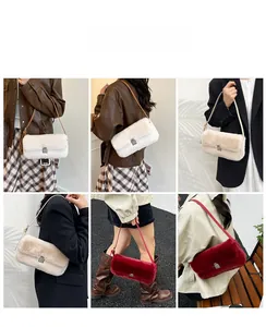 Vues multiples de sacs à bandoulière en fausse fourrure pour femme en blanc et bordeaux