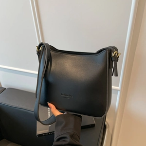 Sac à bandoulière noir minimaliste en PU avec sangle réglable et texte embossé
