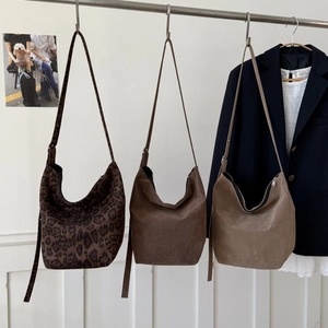 Retro Large Hobo Bag Faux Suede Shoulder Crossbody Bag Leopard Print Adjustable Eyelet Strap For Women Commuter Travel