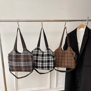 Vintage Plaid Tote Bag Large Capacity Fabric Shoulder Crossbody Handbag For Women Korean Style Commuter Casual Zipper Closure