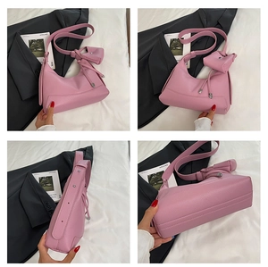 Rosa Halbmond-Achseltasche mit Mini-Beutel aus verschiedenen Produktperspektiven
