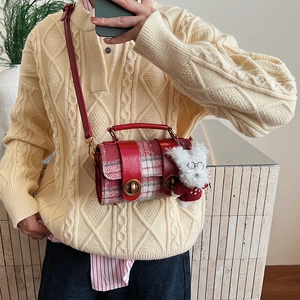 Sac bandoulière mignon à carreaux rouges et blancs avec breloque lapin