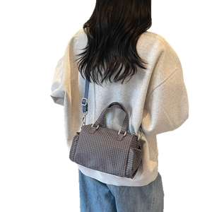 Borsa a tracolla minimalista grigia a quadretti con tracolla blu regolabile da donna