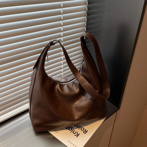 Retro brown large capacity PU leather shoulder bag with adjustable strap for women