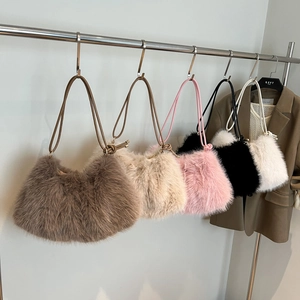 Sac à Bandoulière en Peluche Fausse Fourrure pour Femmes Grande Capacité Couleur Unie Sac Sous le Bras Minimaliste Design de Niche Sac à Main Souple d'Hiver