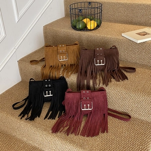 Sac À Bandoulière Bohème Vintage Pour Femmes Simili Daim PU Longues Franges Boucle Métallique Rétro Petit Sac Carré