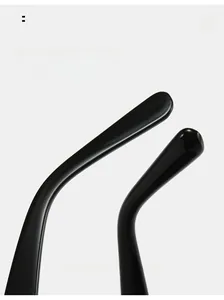 Vue détaillée des branches courbées pour un port confortable de lunettes de soleil