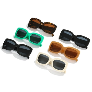 Lunettes de soleil rétro carrées en léopard, vert fluo et noir pour femmes