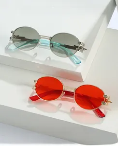 Occhiali da sole tondi steampunk con aste a forma di fulmine e lenti colorate