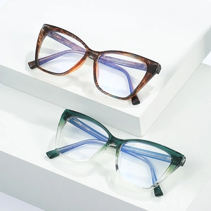 Stylish cat-eye TR90 optical frames in tortoiseshell and gradient green white colors