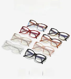Montures de lunettes œil de chat élégantes en écaille, transparentes et couleurs variées