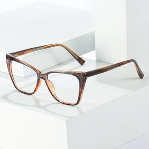 Stylish tortoiseshell cat-eye optical frame with anti-blue light clear lenses for women