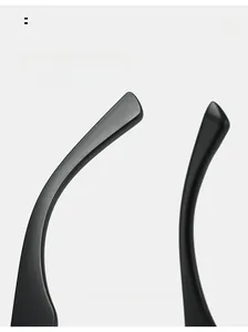 Detail view of matte black curved mirror legs for sports sunglasses comfort fit
