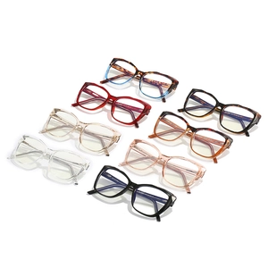 Huit couleurs de montures de lunettes œil de chat rétro pour hommes et femmes à plat